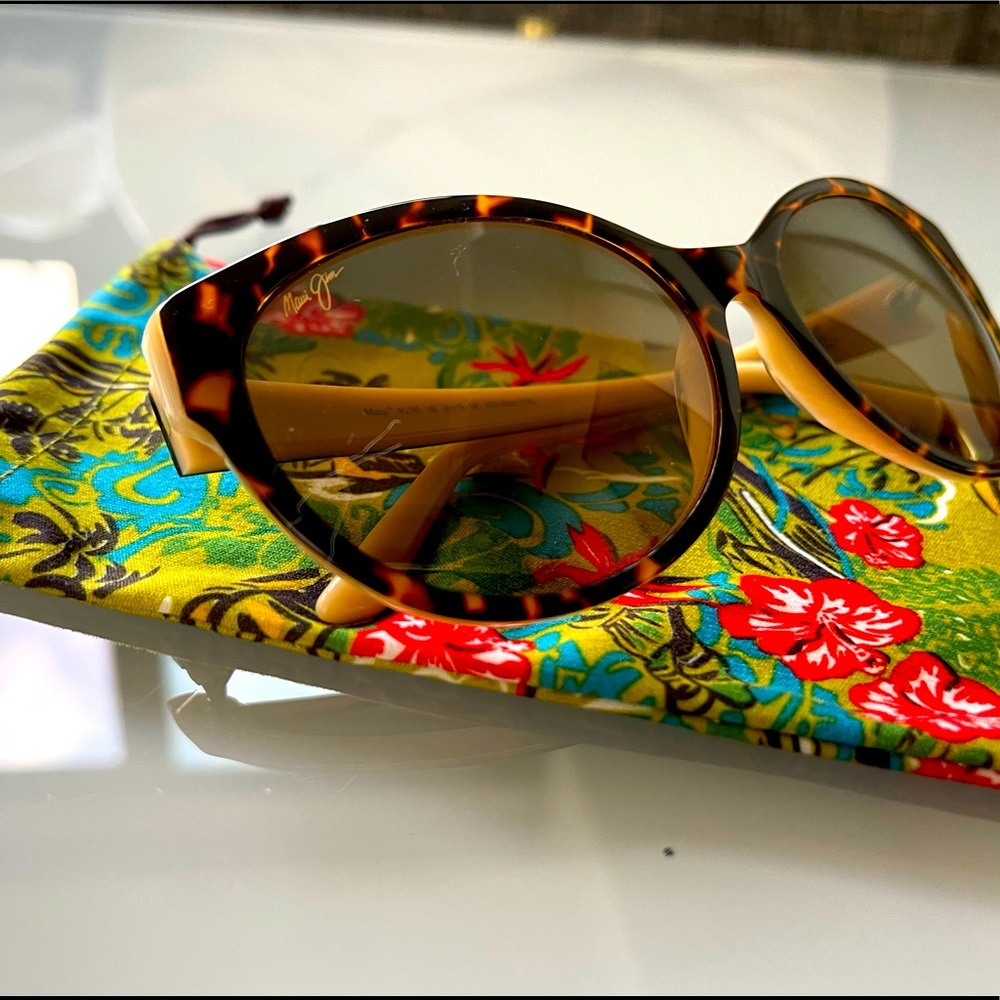 Maui Jim Tortoise Venus Pool Polarized Sunglasses in Like-New Condition
